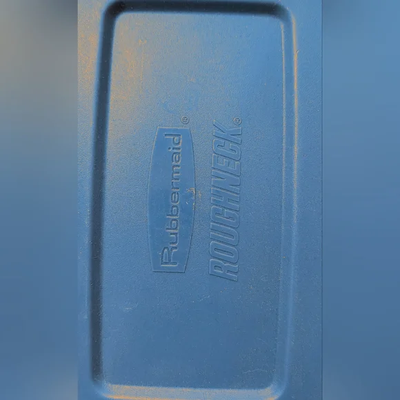 Rubbermaid Roughneck Blue Storage Container - Picture 2 of 3